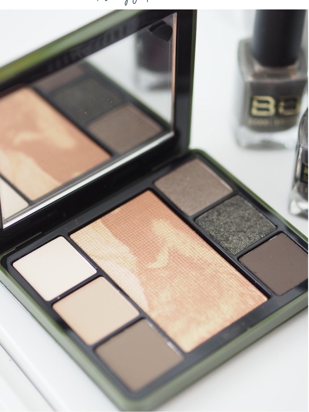 Bobbi Brown Warm Neutrals & Shimmering Gold Eyeshadow Palette